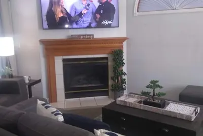 Image de Luxe! 2 lits king et 2 salles de bain complètes