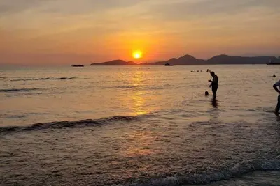 Image de Grand appartement à 50 mètres de la plage, avec ascenseur et concierge 24 heures.