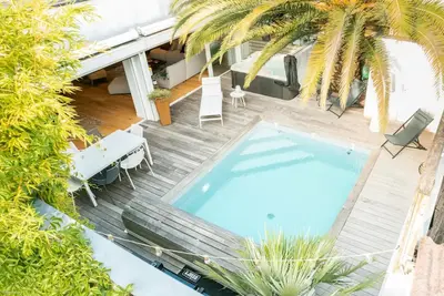 Image de Superbe maison d'architecte avec piscine, spa et climatisation (5 ch) très calme