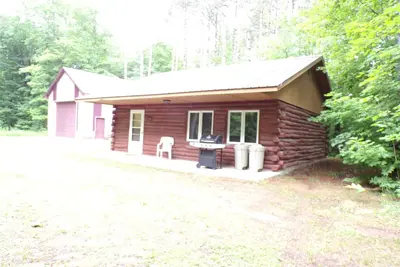 Image de Pas 1 mais 2 cabines dans la forêt de Hiawatha