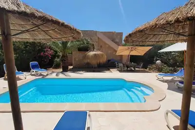 Chalet indépendant avec piscine