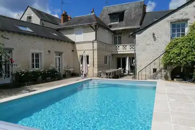 Image de Grande maison de charme entre ville et campagne