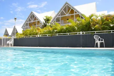 Image de Sainte Anne, Village Caraïbes, \"Les Tamayas\"Apt T2 jardins vue mer