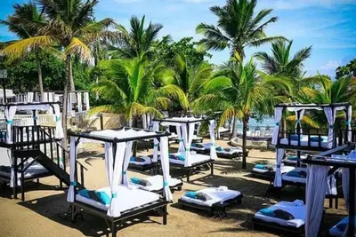 Image de Belle plage et spa Confresi \/ chambres tropicales \/ suites présidentielles-styles de vie