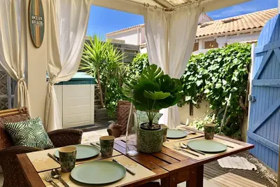 Image de Charming villa in residence with swimming pool
