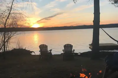 Image de Chalet confortable. À distance de marche de la ville. Juste à côté de la piste de motoneige.