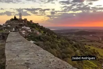 Image de True \"Village Refuge\" in Monsaraz (pets allowed! )