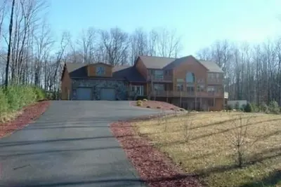 Image de Cozy Log Home pour 12 personnes