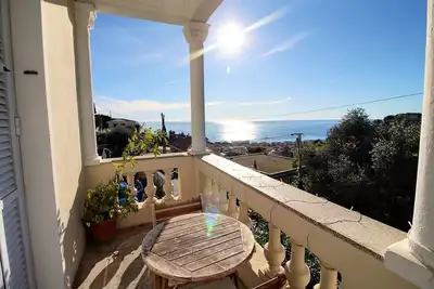 Image de Appartement 120m2 - Vue Mer plein sud - 3 Chambres - Terrasse - Proche plages