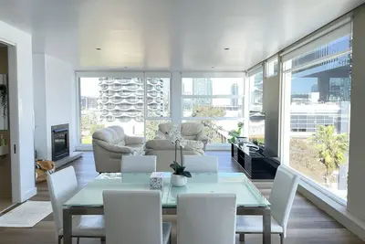 Image de Docklands Luxury Penthouse Above The District Docklands | Parking gratuit et tram gratuit