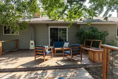 Image de Wind River Home deux maisons complètes en une, bain à remous, à proximité du centre-ville avec une vue imprenable sur la montagne