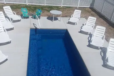 Image de 2 cuisines 2 salons! Nouvelle piscine