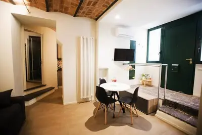Image de Appartement situé dans une cour d'un bâtiment historique