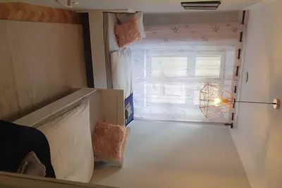 Image de L'appartement est situé dans une ancienne maison d'habitation.