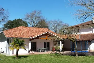 Image de Villa avec piscine, terrasse, parking privé - 8 pers, à Soustons