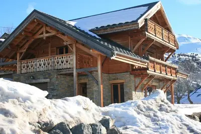 Image de Beau chalet moderne dans le village de Huez idéal pour des vacances de ski et de vélo