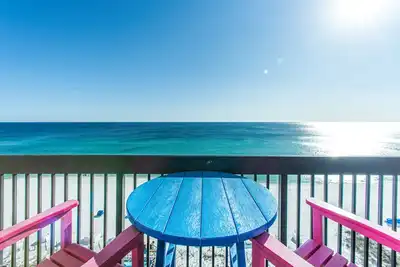 Image de Beachfront à SunDestin 1211☀Book 4 Spring Break! ☀Piscine intérieure chauffée + HotTub!