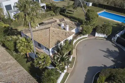 Image de Charmante villa de 4 chambres à Los Monteros Beach, Marbella