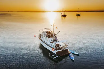 Mulubinba SeaHouse - Barco Hotel