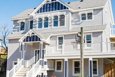 Image de C7031 Obx-tra. Magnifique maison! Remodelage total! Piscine, animaux de compagnie Ok, 3e réfrigérateur