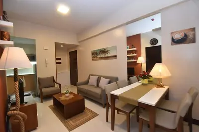 Image de Mactan Newtown New Condo Suite 2BdRms avec Wifi / Piscine / Tennis