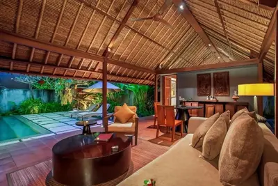 Image de villa privée seminyak avec votre famille, ami et compagnon