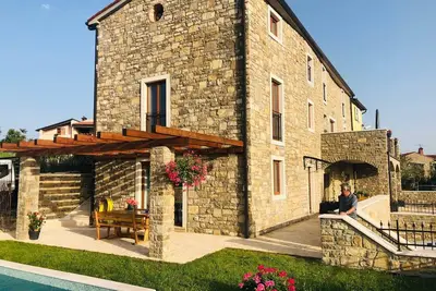 Image de Villa Fasano, toute la maison clôturée avec jardin, barbecue, piscine privée et véranda