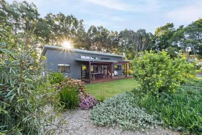 Image de Vines and Stars - modern, new, rural, central to vineyards