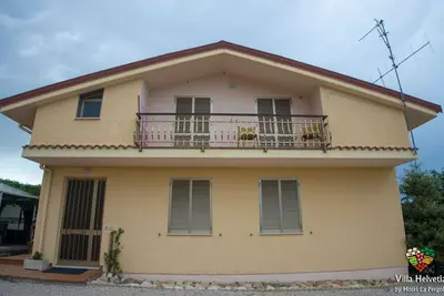 Image de Appartement au Rez-de-Chaussée avec Piscine Extérieure