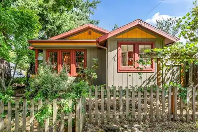 Image de Enchanting Cottage in Woodstock