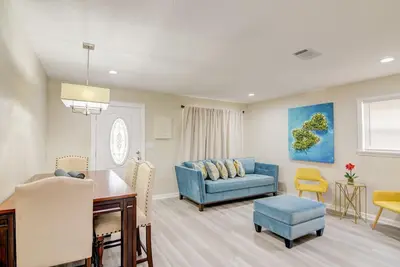 Image de Maison moderne avec 5 chambres 2. 5 salles de bain et 2 cuisines