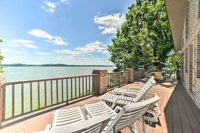 Image de Nouveau! A-Frame Home sur le lac Kentucky avec quai privé!