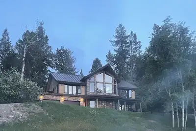 Image de Belle maison de montagne. 5 chambres, 3 salles de bain, garage 2 voitures.