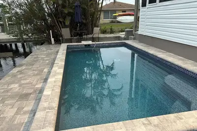 Image de Sunrise In Paradise Pool Kayak bikes fish from dock