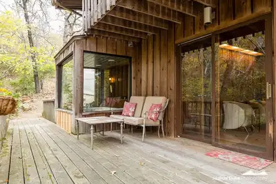 Image de Retraite rustique fermée privée avec bain à remous! Les amoureux de la nature rêvent!