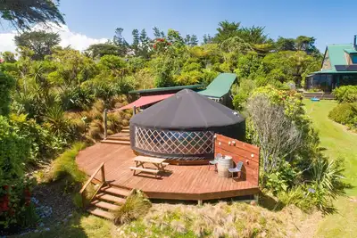 Image de Yourte au trou du cap dans le logement rocheux