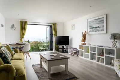 Image de * Nouvelle propriété * Frontline Luxury & Contemporary Apartment W / Stunning Sea Views