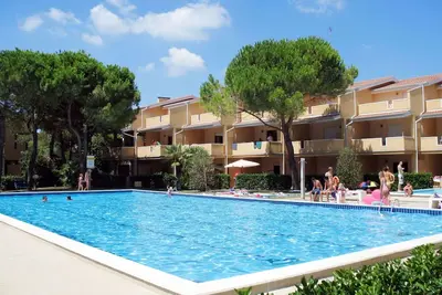 Image de Joli appartement pour 6 personnes avec piscine, climatisation, Tv, terrasse et animaux admis