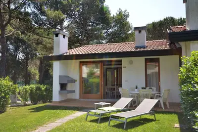 Joli appartement dans une maison de vacances avec piscine, climatisation, Tv, terrasse, parking