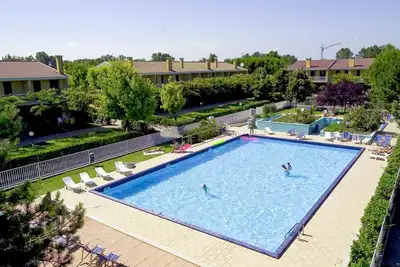 Image de Belle maison de vacances avec piscine, climatisation, Tv, terrasse, animaux admis et parking