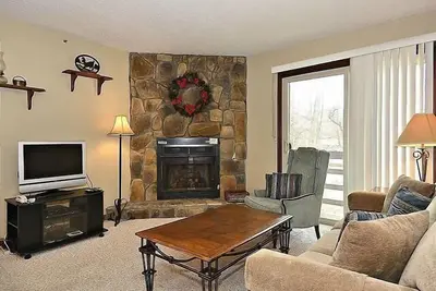 Image de Charmant condo au rez-de-chaussée avec 2 chambres et 2 salles de bain à quelques pas des remontées mécaniques et du lodge de Timberline Resort.