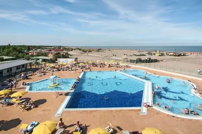 Image de Appartement dans une maison de vacances avec climatisation, Wifi, piscine, Tv, terrasse, parking