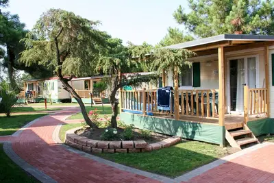 Image de Appartement dans une maison de vacances avec climatisation, Wifi, piscine, Tv, terrasse, parking