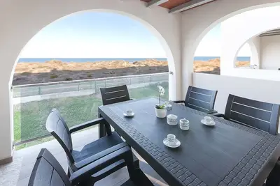 Image de La Mar De Olas - Wonderful house with terrace located right by the beach sand of La Devesa