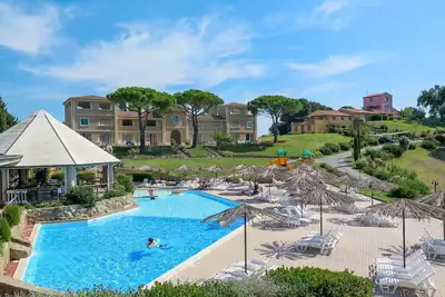 Image de Confortable appartement pour 4 personnes avec piscine, Wifi, climatisation, Tv et terrasse