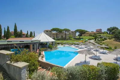 Image de Joli appartement pour 6 personnes avec piscine, Wifi, climatisation, Tv et terrasse