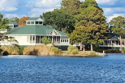 Litchfield by The Sea - Villa au bord du lac avec une vue magnifique!