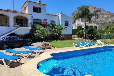 Image de Villa Montgo Grande maison avec piscine privée chauffée