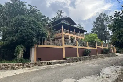 Image de Une belle retraite dans la plus haute chaîne de montagnes des Caraïbes.