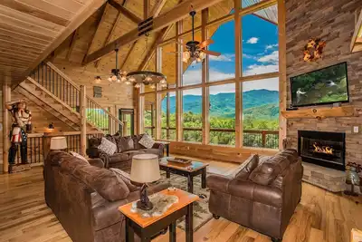 Image de Cloud Dancer Cabin 4400 sf Amazing 180 Degree Mtn Views Hot Tub Theatre Arcade